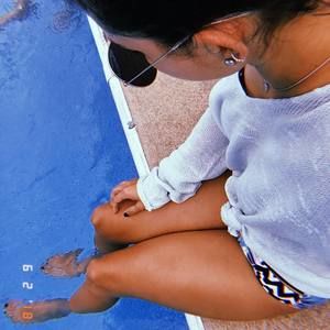 Meet your Posher, Yaneth